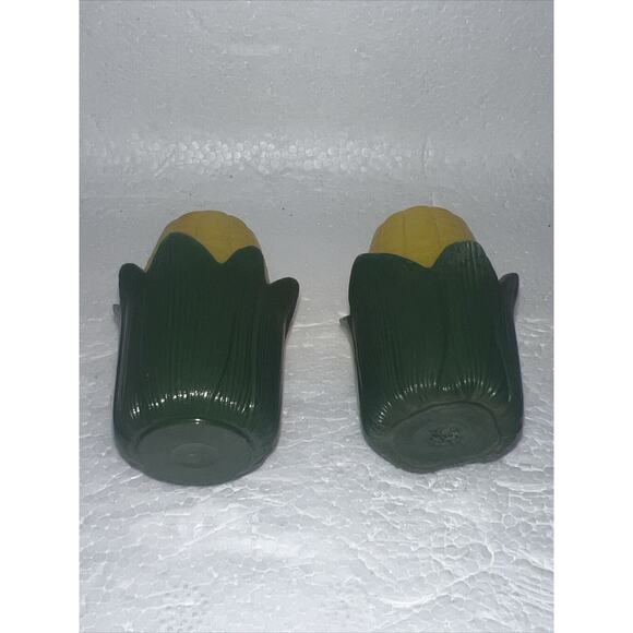 Vintage Sets Of Corn On The Cob LatinPlastic Salt and Pepper Shakers - 1950 - Picture 7 of 7